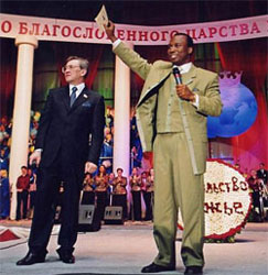 Хто ж затримував Аделаджу і чи затримував взагалі? Хто ж затримував Аделаджу і чи затримував взагалі?