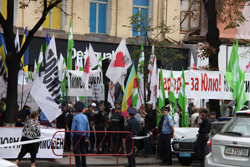 Біля Печерського суду збираються прихильники Тимошенко Біля Печерського суду збираються прихильники Тимошенко