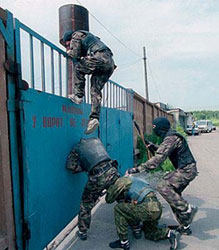 На тлі балачок урядовців про сприяння бізнесу, в Україні активізувалися рейдери На тлі балачок урядовців про сприяння бізнесу, в Україні активізувалися рейдери