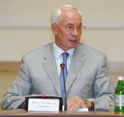 Азаров приготувався списувати нову кризу на “світові тенденції”? Азаров приготувався списувати нову кризу на “світові тенденції”?