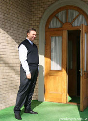 Банкова буде судитися за туалет гаранта? Банкова буде судитися за туалет гаранта?