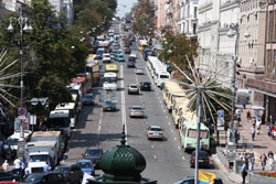 08.08.11 р. Столична вулиця Б. Хмельницького під час суду над Тимошенко. Загалом тільки спецназу МВС було більше тисячі осіб