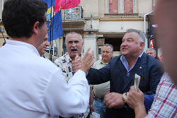 Калашніков розмовляє з нардепом Павловським Калашніков розмовляє з нардепом Павловським