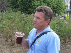 У Криму заборонили антиурядовий флеш-моб із квасом У Криму заборонили антиурядовий флеш-моб із квасом