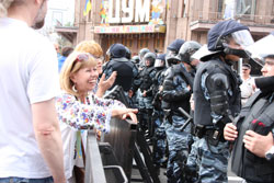 Міліція затримала двох “хуліганів” за неправильне святкування Дня Незалежності Міліція затримала двох “хуліганів” за неправильне святкування Дня Незалежності