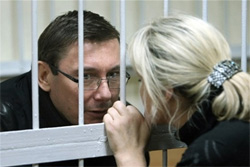 МОЗ не поспішає надавати висновки щодо стану здоров’я Луценка МОЗ не поспішає надавати висновки щодо стану здоров’я Луценка