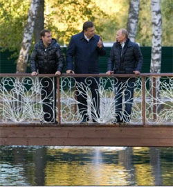 Таємні переговори. Янукович “задобрив” Путіна дерибаном труби? Таємні переговори. Янукович “задобрив” Путіна дерибаном труби?