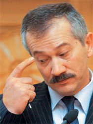 Азаров приховує дефіцит бюджету, але Пинзеник думає, це не принципово Азаров приховує дефіцит бюджету, але Пинзеник думає, це не принципово