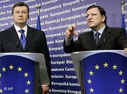 Прагнення українців жити в Європі ніщо?