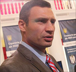 У партії “УДАР” назвали суд над Тимошенко розстрільною трійкою