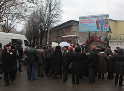 Підлеглі Гепи знесли і викрали намети БЮТ Підлеглі Гепи знесли і викрали намети БЮТ