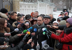 Тимошенко здасть кров тільки незалежним лікарям Тимошенко здасть кров тільки незалежним лікарям