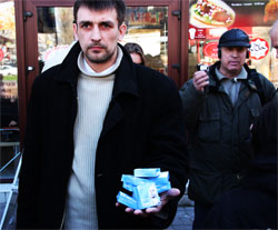 У центрі Києва міліція полювала на презевативи У центрі Києва міліція полювала на презевативи