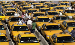 Завтра таксисти протестуватимуть під вікнами Азарова Завтра таксисти протестуватимуть під вікнами Азарова