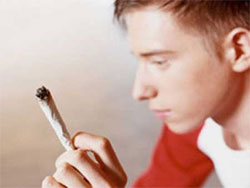 Щасливе дитинство. В українських школах за один місяць вилучили понад 30 кілограмів наркотиків Щасливе дитинство. В українських школах за один місяць вилучили понад 30 кілограмів наркотиків