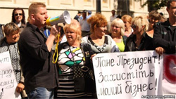 Підприємці Лук’янівського ринку пікетують гаранта Підприємці Лук’янівського ринку пікетують гаранта