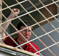 Європейський суд визнав незаконними арешт і утримання Юрія Луценка під вартою Європейський суд визнав незаконними арешт і утримання Юрія Луценка під вартою