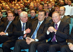 Навіть Кучма не вірить, що Тимошенко сидить за кримінальний злочин Навіть Кучма не вірить, що Тимошенко сидить за кримінальний злочин