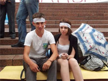 На мітингувальників під Українським домом Попов нацькував прибиральників На мітингувальників під Українським домом Попов нацькував прибиральників