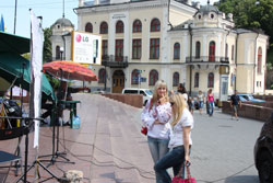 Голодування біля Українського дому припиняють. Далі буде? Голодування біля Українського дому припиняють. Далі буде?