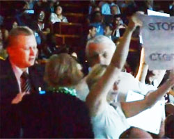 Охороці Януковича продемонстрували журналістам всього світу чого варті слова гаранта Охороці Януковича продемонстрували журналістам всього світу чого варті слова гаранта