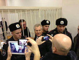 Адвокат Луценка впевнений, що рано чи пізно вирок скасують, і винні відповідатимуть Адвокат Луценка впевнений, що рано чи пізно вирок скасують, і винні відповідатимуть