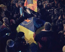 Міліціонери насправді затримали на Майдані сімох активістів. Арешти можуть тривати вночі Міліціонери насправді затримали на Майдані сімох активістів. Арешти можуть тривати вночі