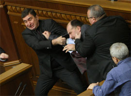 Опозиція звернулася до ГПУ з заявою про побиття нардепа