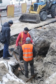 Наплювали на закони. Будівельні роботи у Гостинному дворі тривають Наплювали на закони. Будівельні роботи у Гостинному дворі тривають