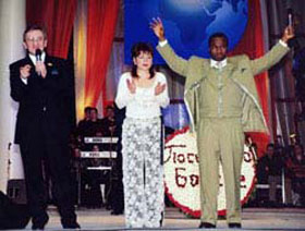 Операція “Космос-2”. Парафіяни церкви Аделаджі готуються до виборів в Київраду Операція “Космос-2”. Парафіяни церкви Аделаджі готуються до виборів в Київраду