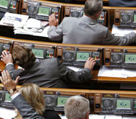 Нова сесія парламенту. Опозиція пропонує варіанти нейтралізації “піаністів” 
