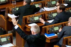 Регіонали переконували журналістів, що в їхній фракції немає сумісників