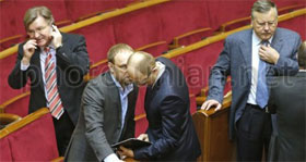 «Батьківщина» заявила, що ЦВК розділила відповідальність за позбавлення Власенка мандату