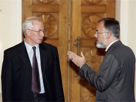 Азаров, Табачник і Захарченко вимагають кримінал на нардепів за слово на засіданні уряду? Азаров, Табачник і Захарченко вимагають кримінал на нардепів за слово на засіданні уряду?