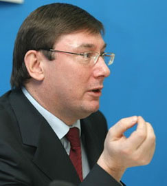 Луценко закликав опозицію не пропонувати українцям чергового вождя, а план і команду