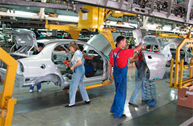 “Врятували” автопром. У вересні продажі іномарок скоротились удвічі, але попит на вітчизняні авто не зріс “Врятували” автопром. У вересні продажі іномарок скоротились удвічі, але попит на вітчизняні авто не зріс