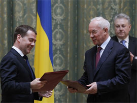 Азаров з Мєдвєдєвим підписали угоду про створення зернового пулу Азаров з Мєдвєдєвим підписали угоду про створення зернового пулу