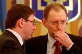 Політична криза. У БПП вважають, що Яценюк має запропонувати новий уряд або піти Політична криза. У БПП вважають, що Яценюк має запропонувати новий уряд або піти