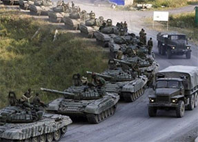 Росія нарощує воєнний потенціал на двох напрямках Росія нарощує воєнний потенціал на двох напрямках