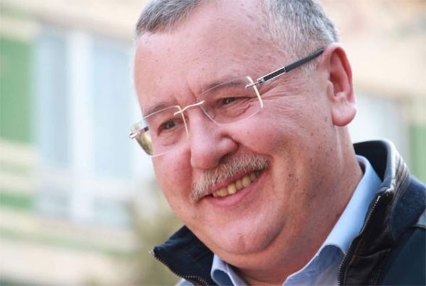 Екс-міністр оборони України, голова політичної партії «Громадянська позиція» Анатолій Гриценко