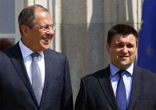 Клімкін обговорив із Лавровим питання обміну заручниками