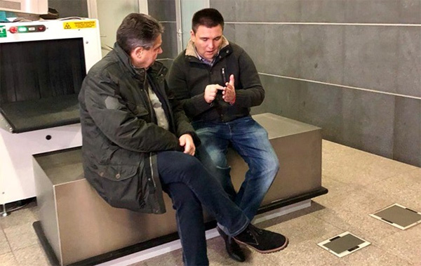 Через погодні умови Клімкін і Ґабріель відклали поїздку на фронт