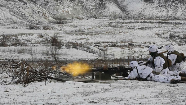 Ситуація на фронті: російські окупанти, окрім обстрілів, вчиняють провокації 