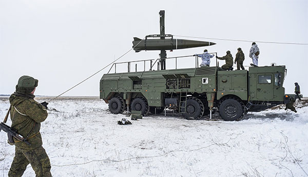 Росія витрачає гроші на зброю, яка нічого їй не дасть