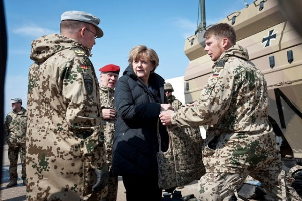 Меркель пообіцяла суттєве збільшення видатків на Бундесвер Меркель пообіцяла суттєве збільшення видатків на Бундесвер