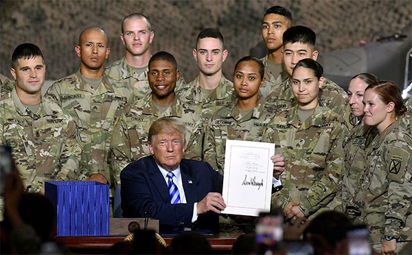 Трамп підписав закон про оборонний бюджет імені Маккейна, який передбачає $250 млн Україні