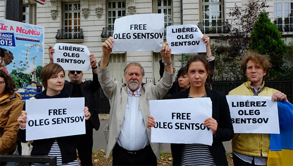 Сенцов голодує 100 днів...