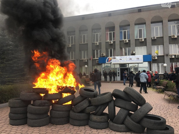 Мешканці кількох міст потерпають від відсутності опалення. Чим завинили?