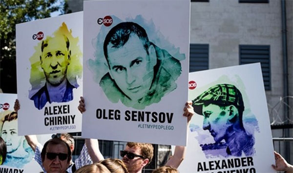 ЄС вимагає від РФ негайного звільнення політв’язнів