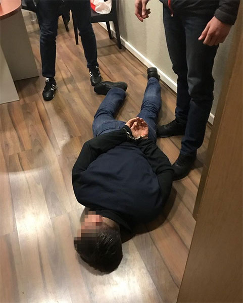 СБУ викрила факт спроби підкупу кандидата в Президенти України СБУ викрила факт спроби підкупу кандидата в Президенти України